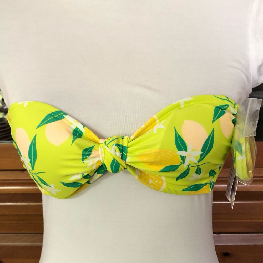 “Host Pick” NWT Wild Fable Lemon Print Bikini Top
